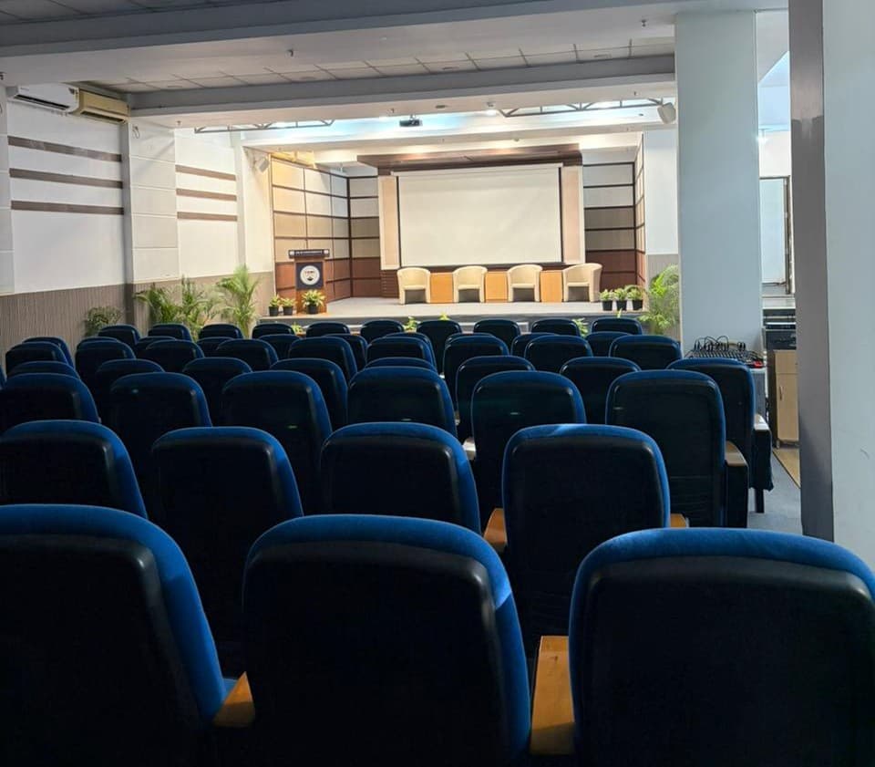 IILM University Gurgaon Academic Building photo 8